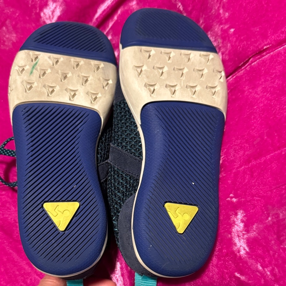 PLAE Kids navy and Teal Sneakers - Picture 2 of 3